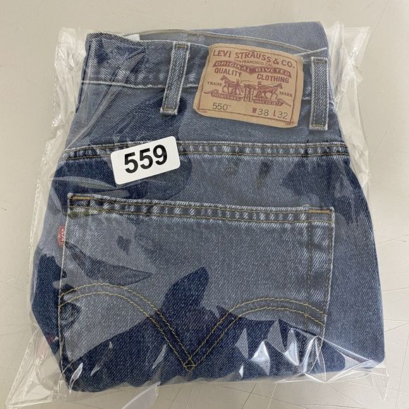 Levis Strauss 550 Jeans Mens 34x30 Distressed Paint Baggy Relaxed Fit Denim - Picture 15 of 15